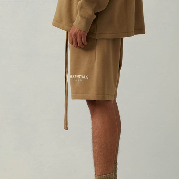 ESSENTIALS FEAR OF GOD OAK RELAXED SWEAT SHORTS🆕 - Picture 3 of 12
